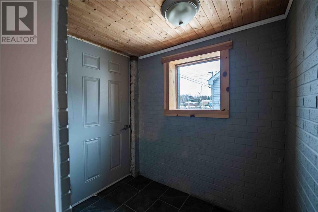 33 Church, Garson, ON - Indoor Photo Showing Other Room