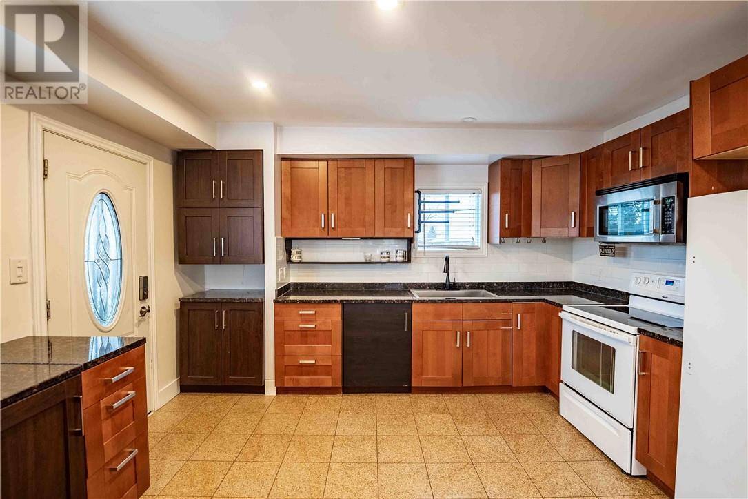 33 Church, Garson, ON - Indoor Photo Showing Kitchen