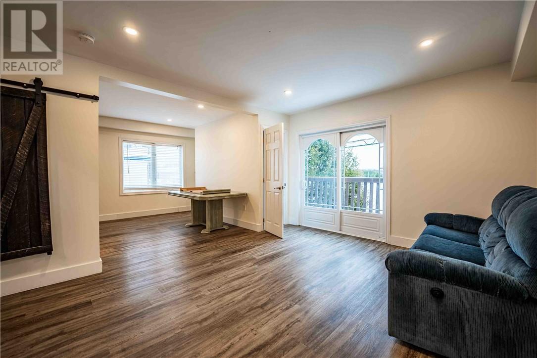 33 Church, Garson, ON - Indoor Photo Showing Living Room