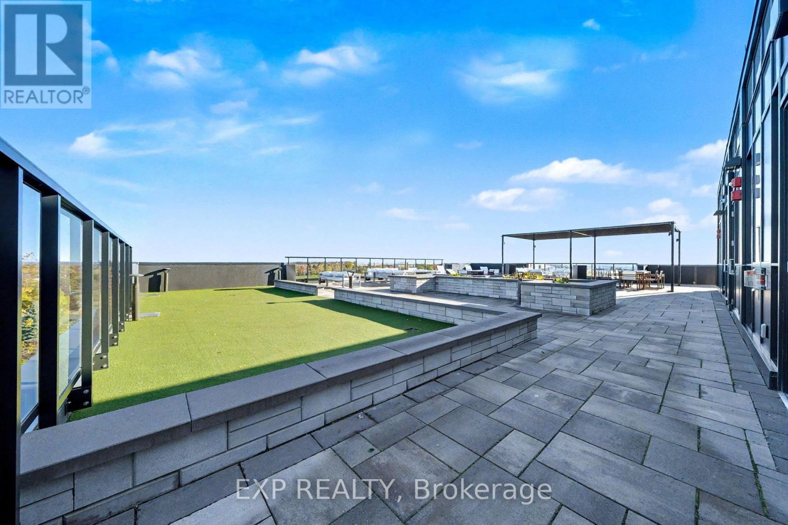 332 - 681 Yonge Street, Barrie, ON - Outdoor