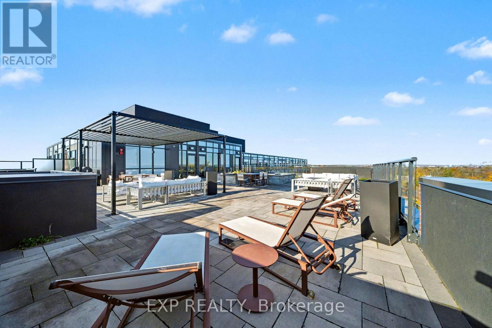 332 - 681 Yonge Street, Barrie, ON - Outdoor