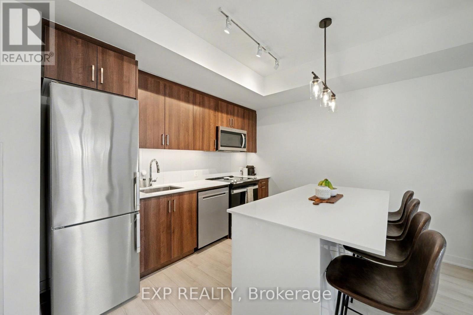332 - 681 Yonge Street, Barrie, ON - Indoor Photo Showing Kitchen With Stainless Steel Kitchen