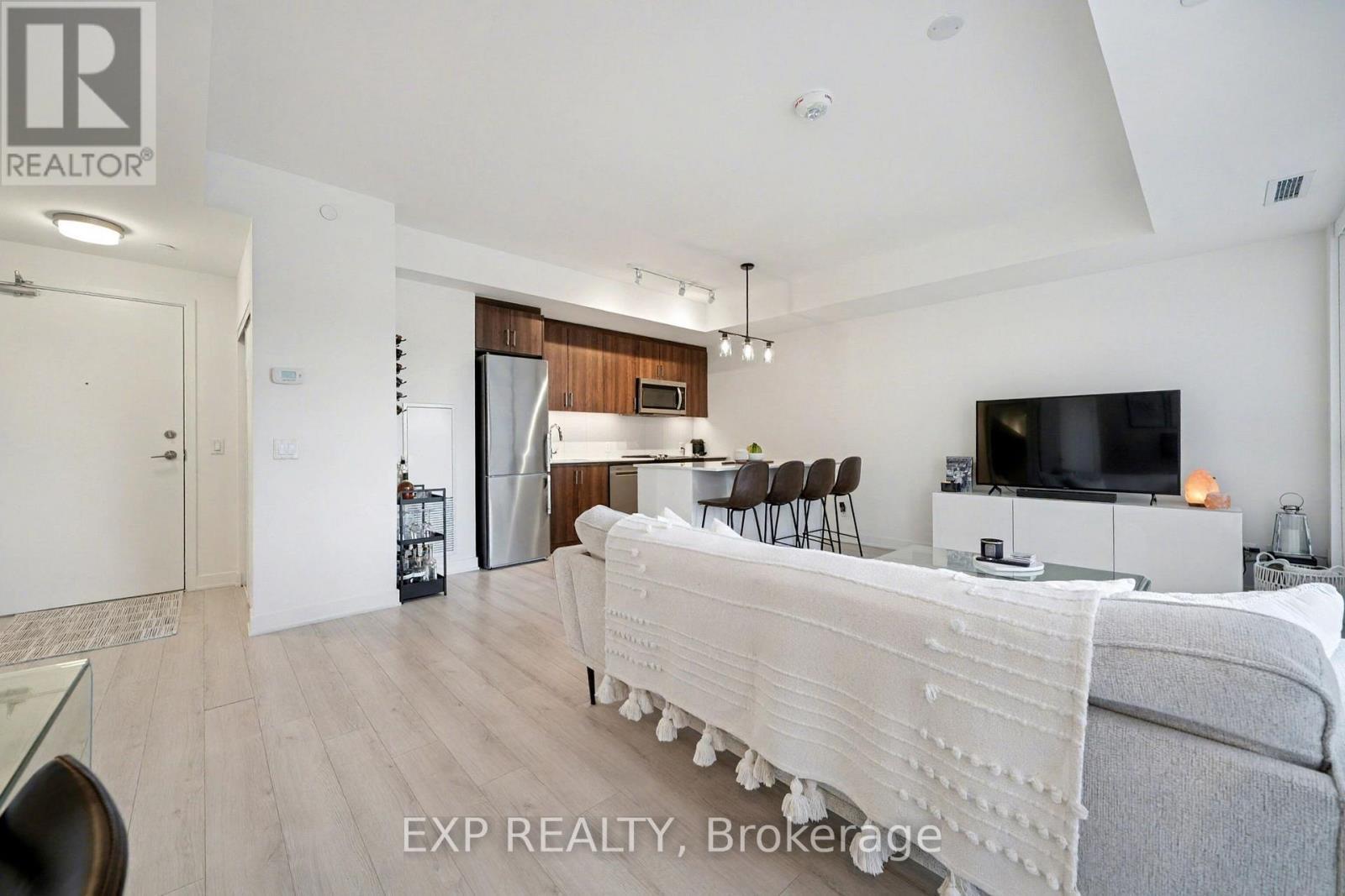 332 - 681 Yonge Street, Barrie, ON - Indoor