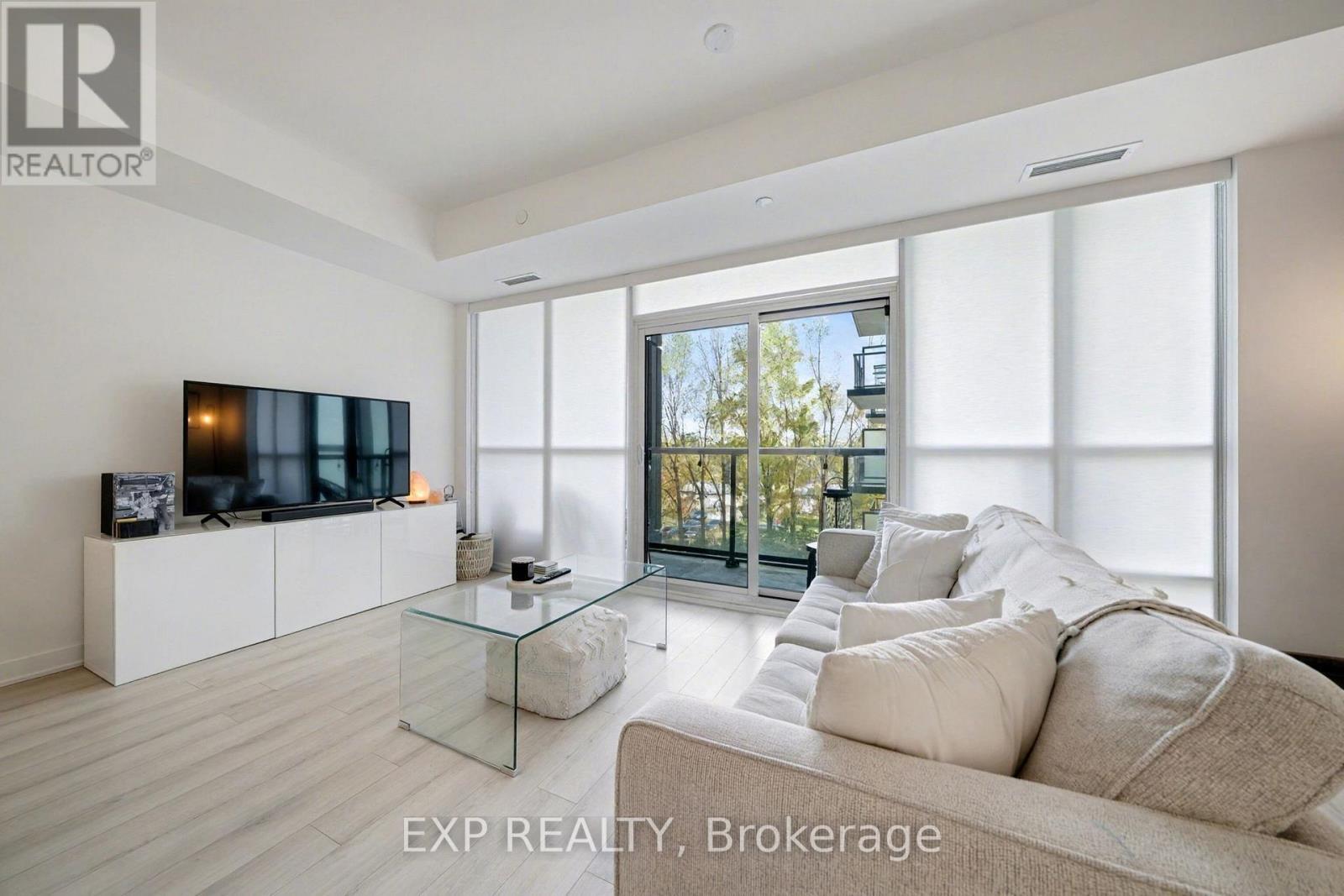 332 - 681 Yonge Street, Barrie, ON - Indoor Photo Showing Living Room
