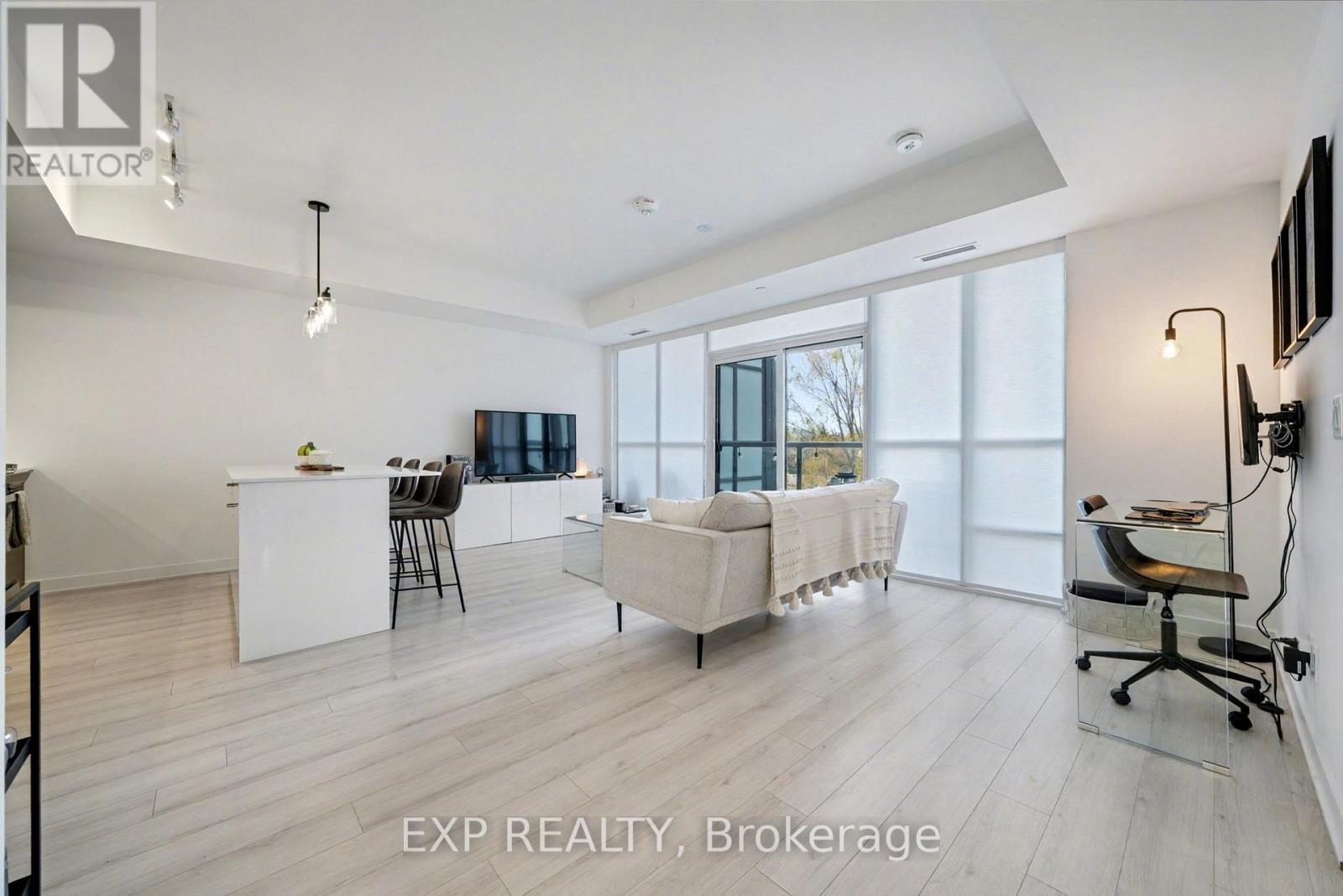 332 - 681 Yonge Street, Barrie, ON - Indoor