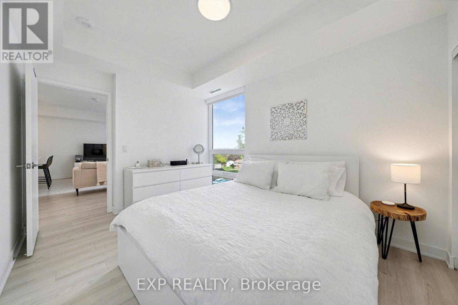 332 - 681 Yonge Street, Barrie, ON - Indoor Photo Showing Bedroom