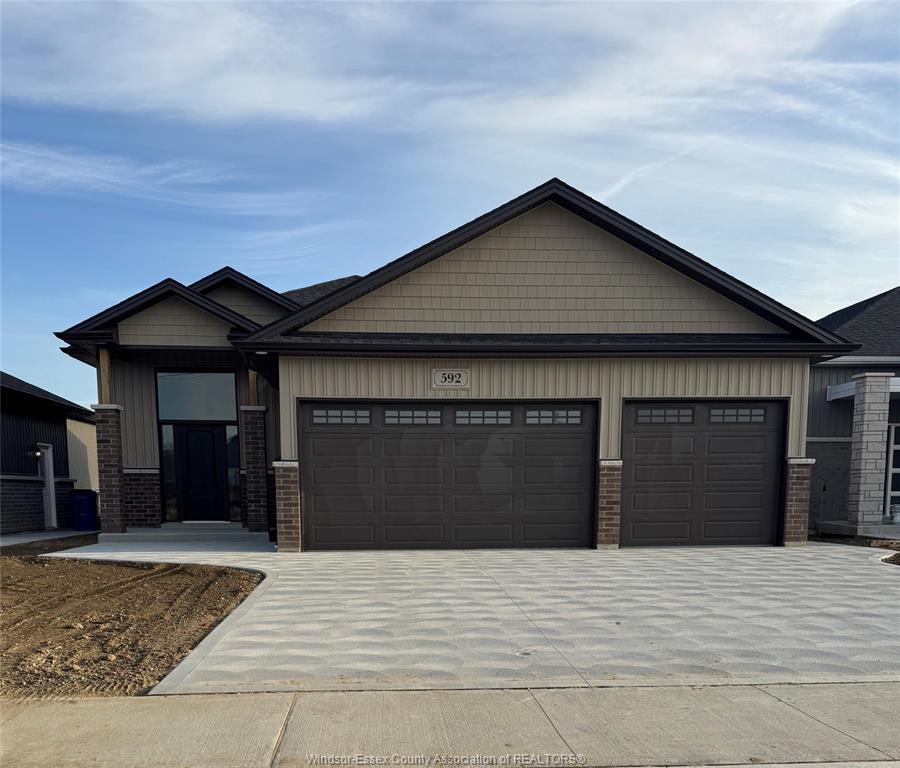 592 Indian Creek, Chatham, ON