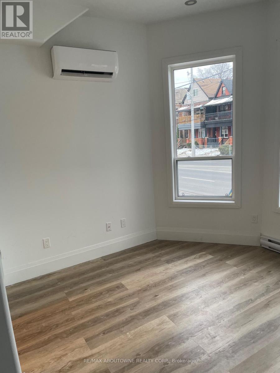 66 Wellington Street S, Hamilton, ON - Indoor Photo Showing Other Room