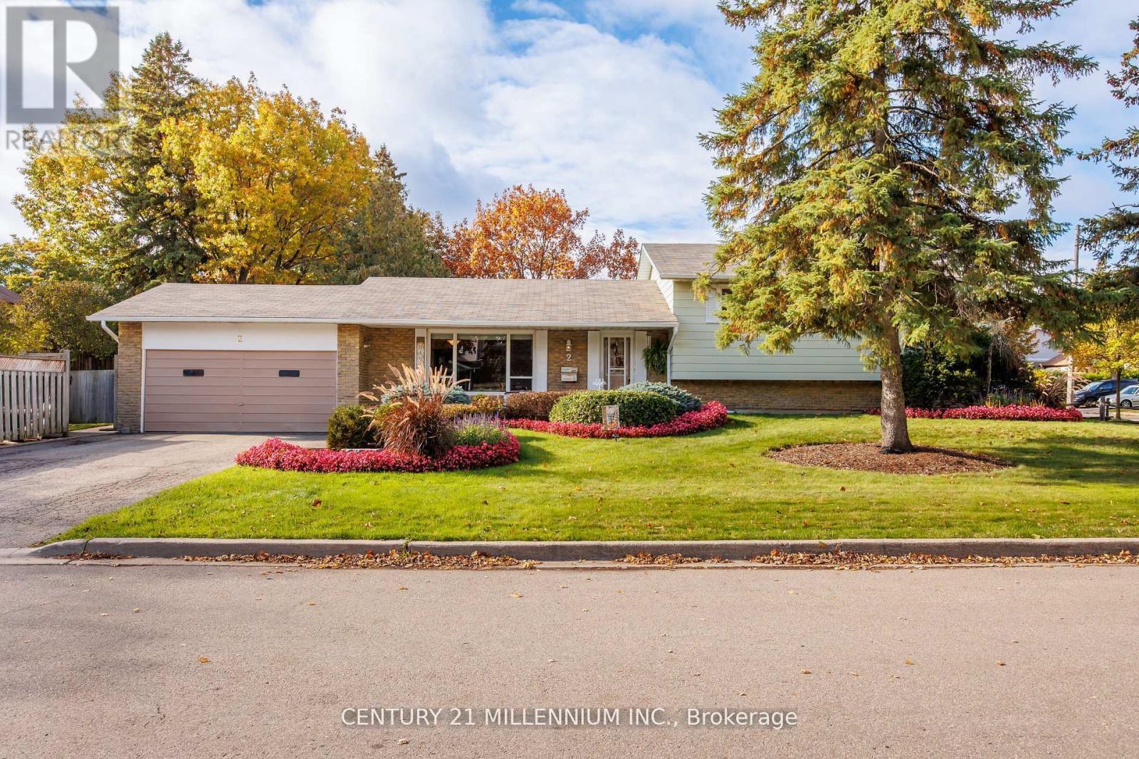 2 Pine Cliff Drive, Mississauga, ON - Outdoor