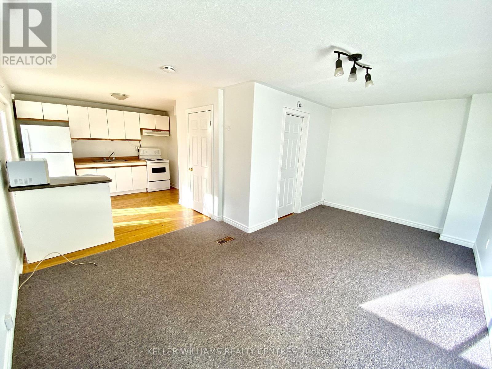 Lower Back Unit - 43 Walter Avenue, Newmarket, ON - Indoor Photo Showing Kitchen