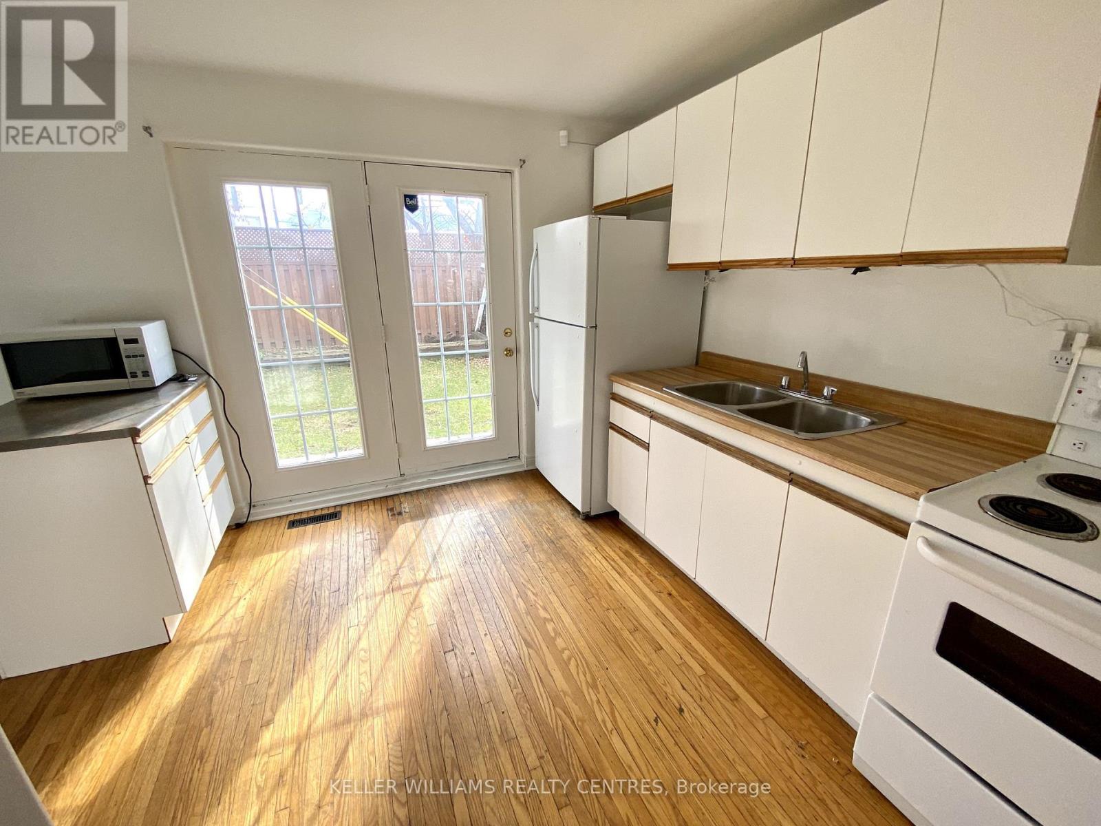 Lower Back Unit - 43 Walter Avenue, Newmarket, ON - Indoor Photo Showing Kitchen With Double Sink