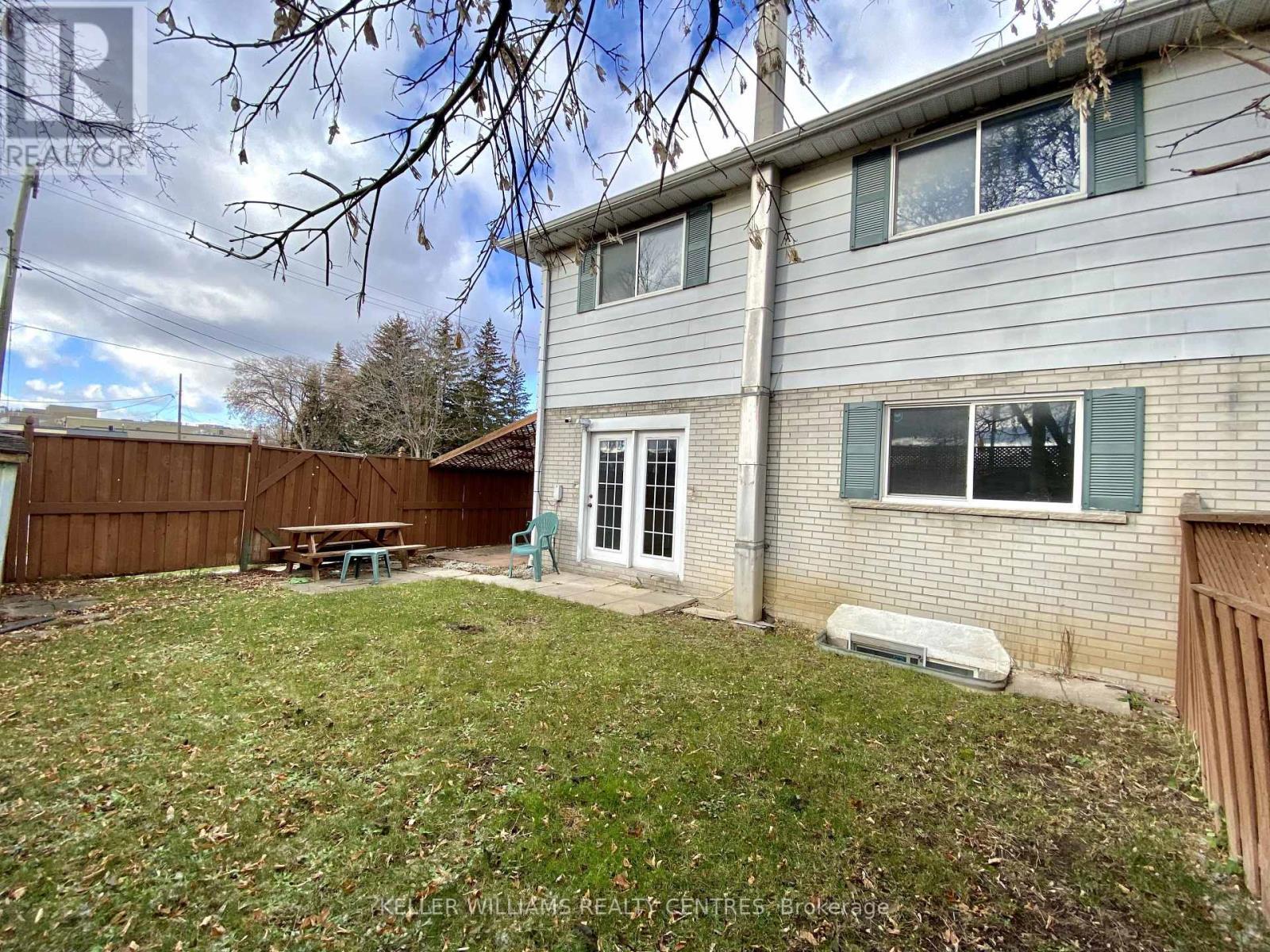 Lower Back Unit - 43 Walter Avenue, Newmarket, ON - Outdoor