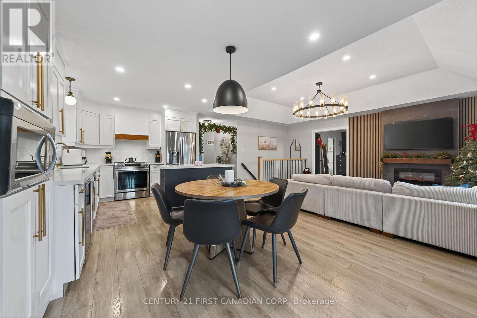 292 Thorn Drive, Strathroy-Caradoc (Ne), ON - Indoor