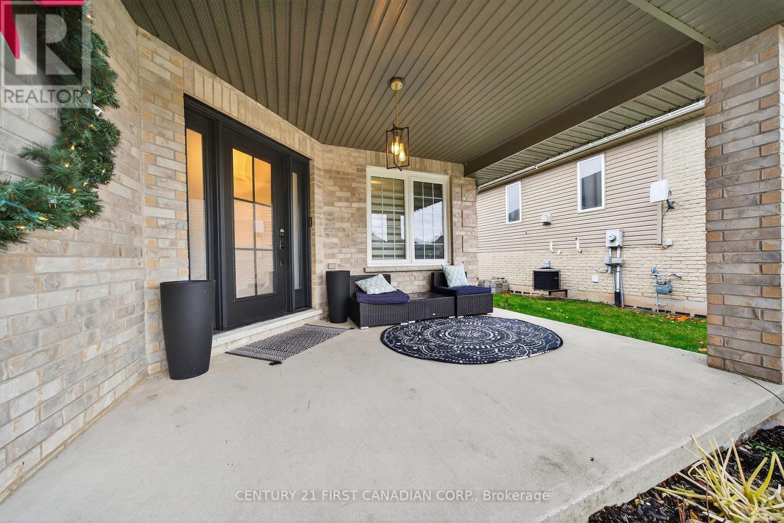 292 Thorn Drive, Strathroy-Caradoc (Ne), ON - Outdoor With Deck Patio Veranda With Exterior
