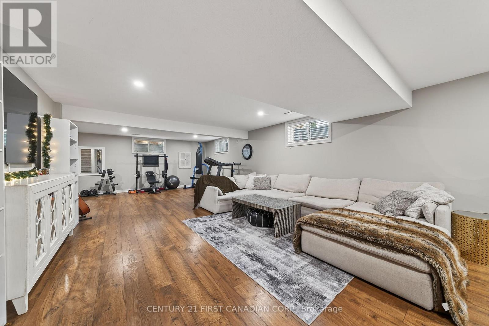 292 Thorn Drive, Strathroy-Caradoc (Ne), ON - Indoor