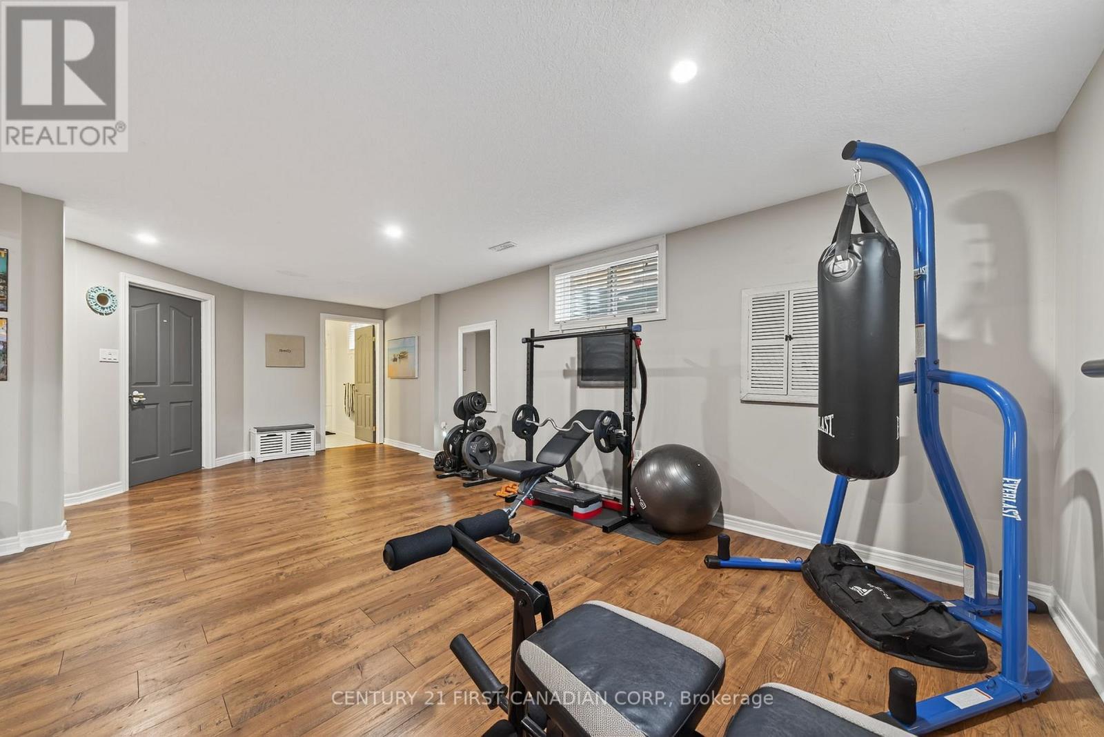 292 Thorn Drive, Strathroy-Caradoc (Ne), ON - Indoor Photo Showing Gym Room