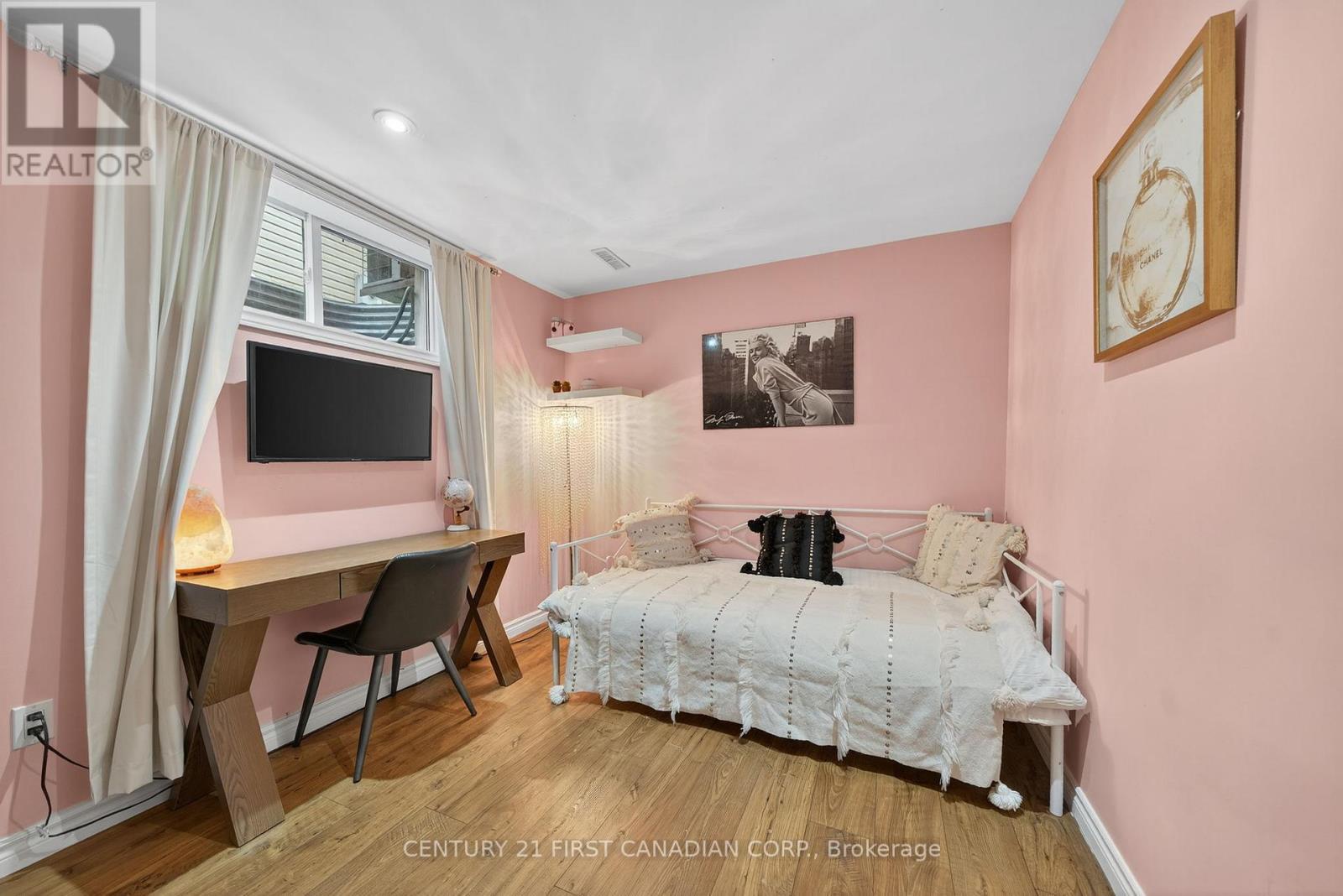 292 Thorn Drive, Strathroy-Caradoc (Ne), ON - Indoor