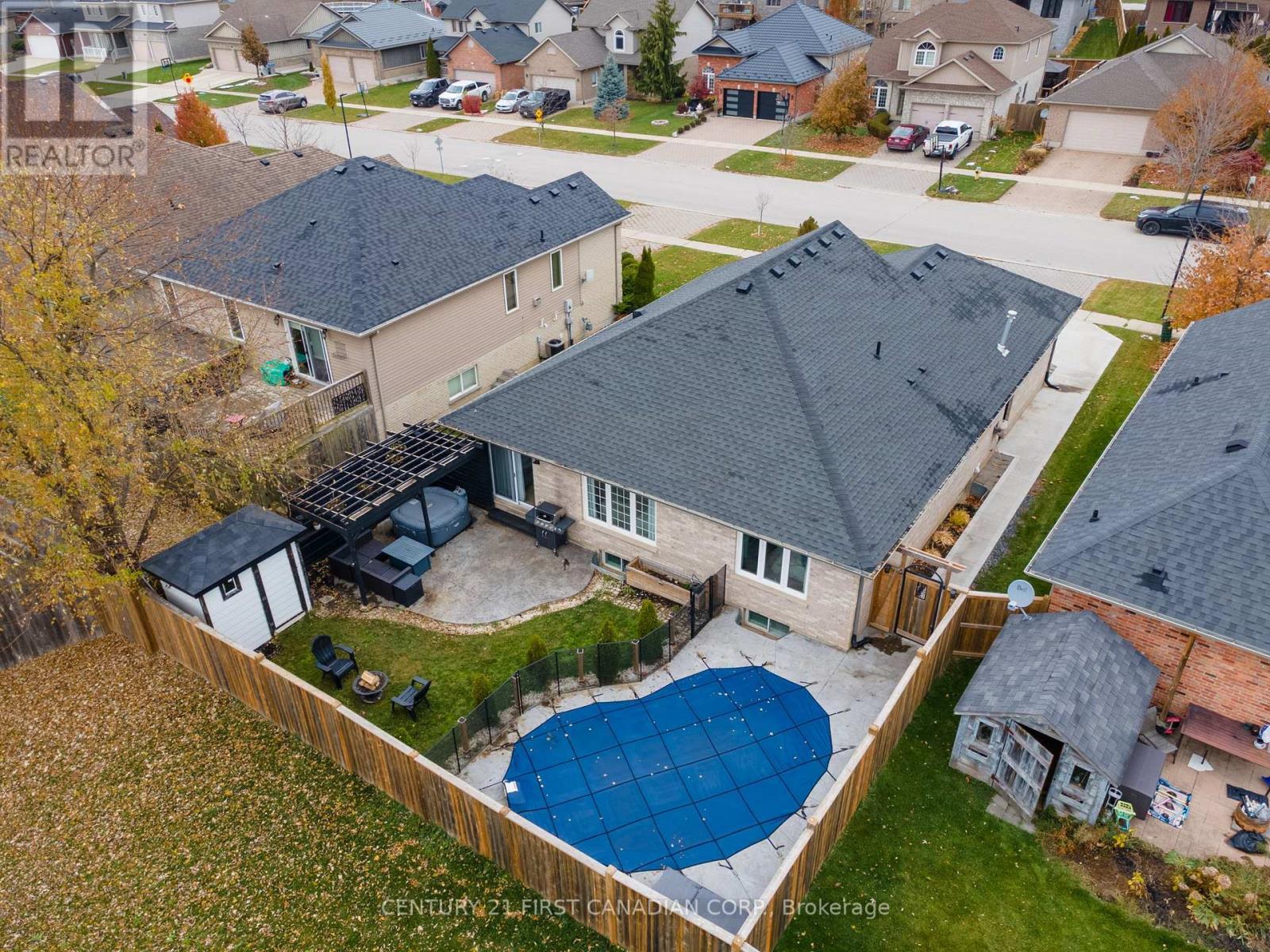 292 Thorn Drive, Strathroy-Caradoc (Ne), ON - Outdoor With View