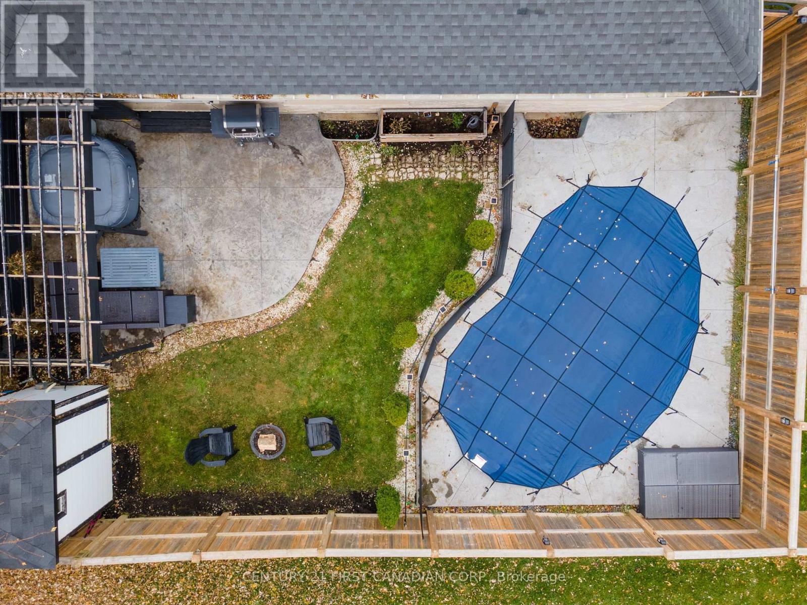 292 Thorn Drive, Strathroy-Caradoc (Ne), ON - Outdoor