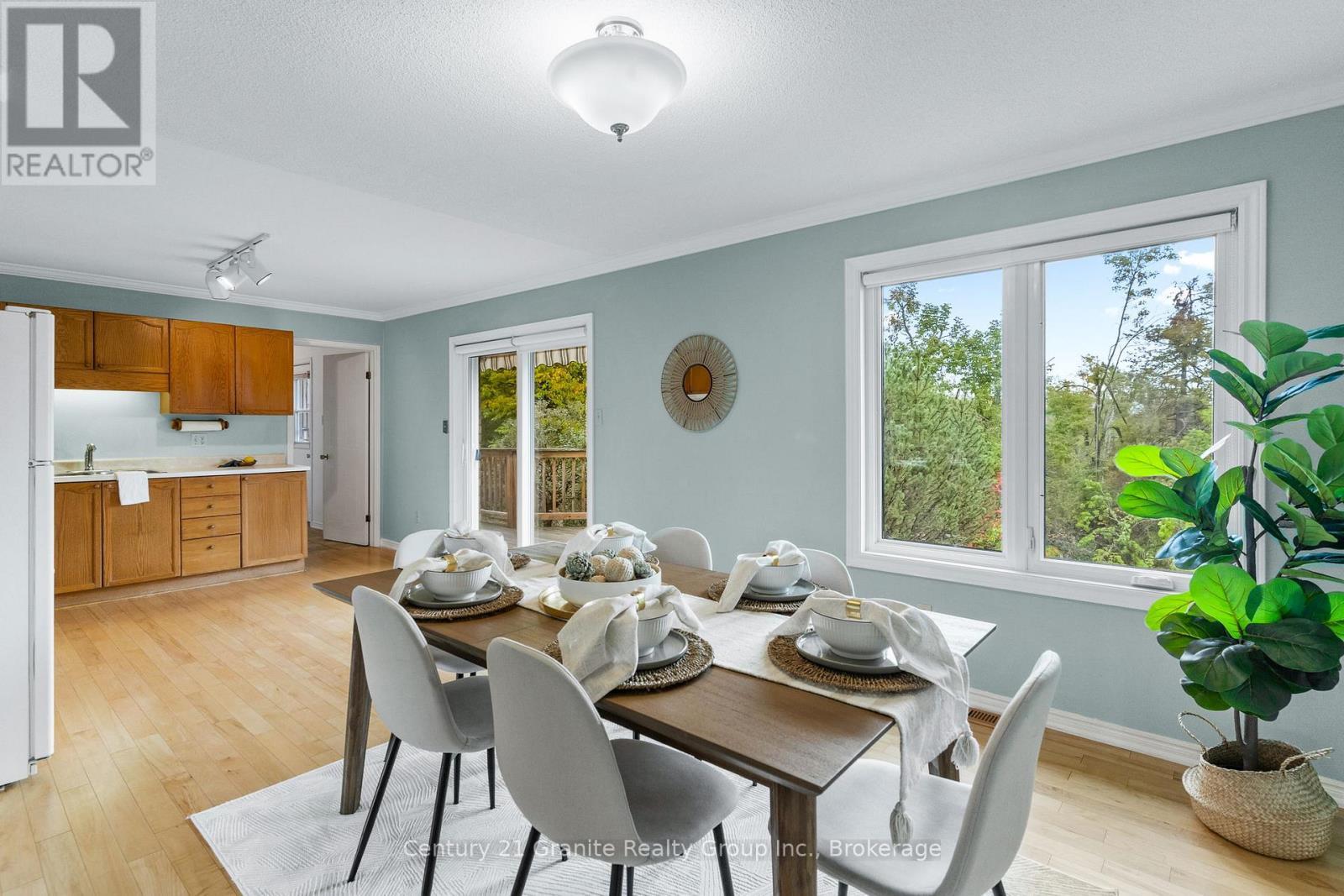 34 Cedartree Lane, Kawartha Lakes (Bobcaygeon), ON - Indoor Photo Showing Dining Room