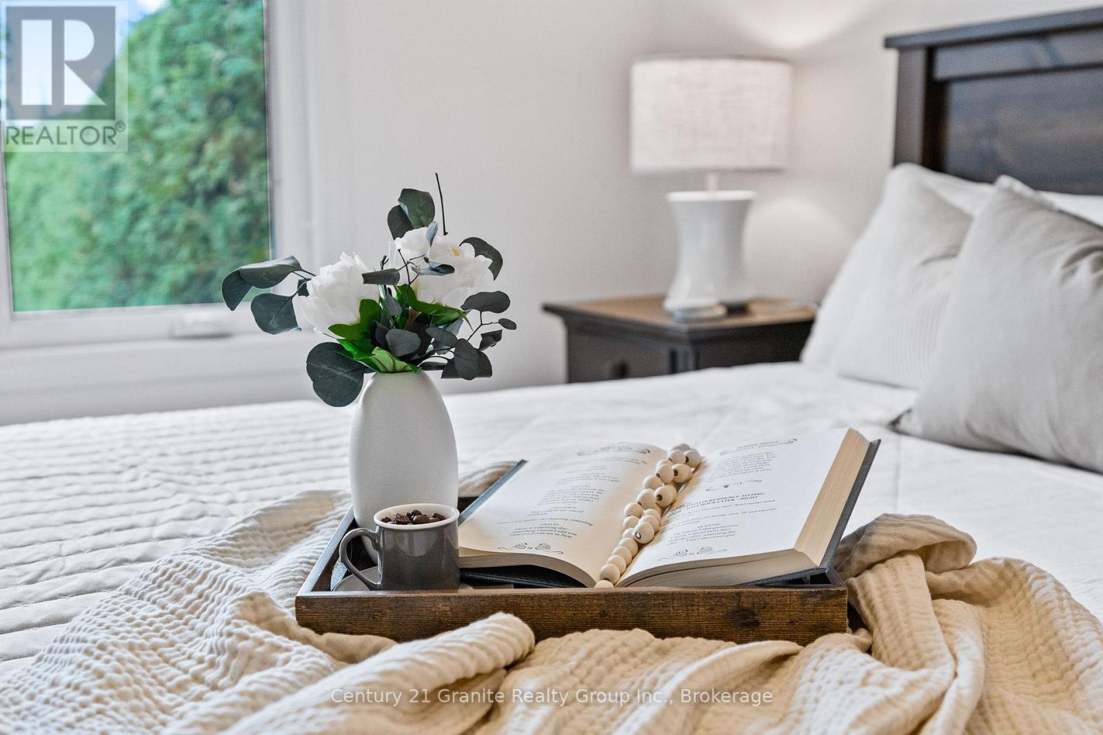 34 Cedartree Lane, Kawartha Lakes (Bobcaygeon), ON - Indoor Photo Showing Bedroom
