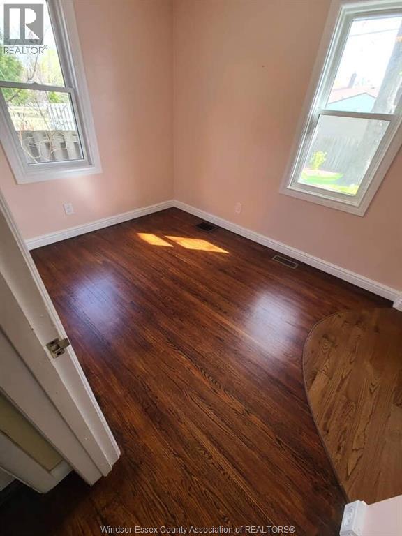 1182 Harrison Avenue, Windsor, ON - Indoor Photo Showing Other Room