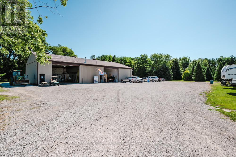 9450 Longwoods Road, Chatham-Kent (Chatham), ON - Outdoor