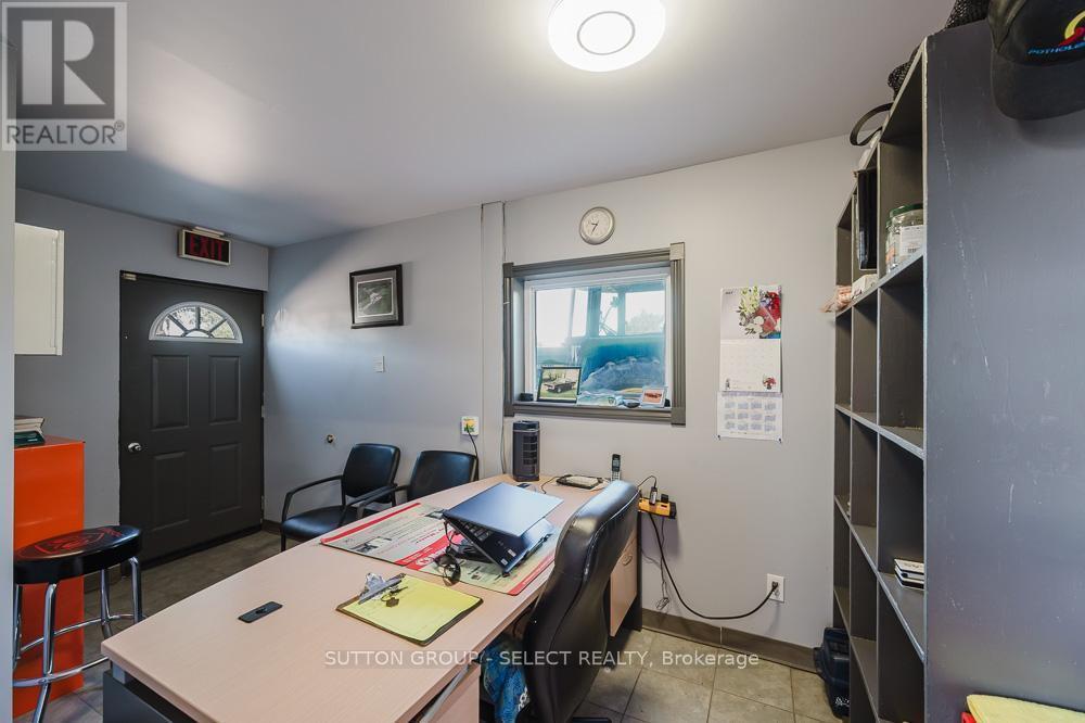 9450 Longwoods Road, Chatham-Kent (Chatham), ON - Indoor Photo Showing Office