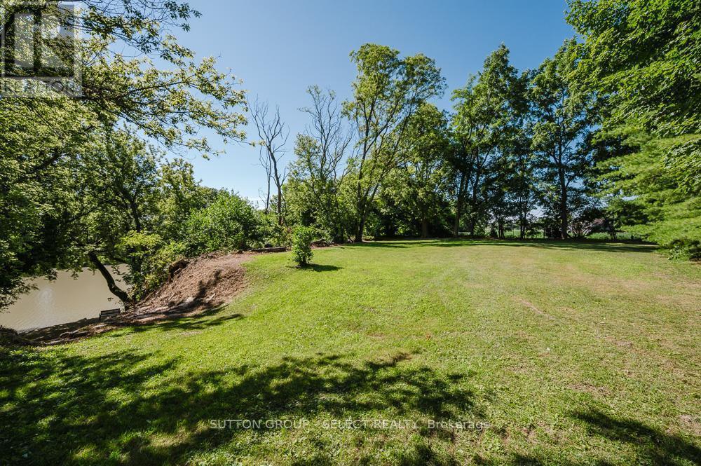 9450 Longwoods Road, Chatham-Kent (Chatham), ON - Outdoor