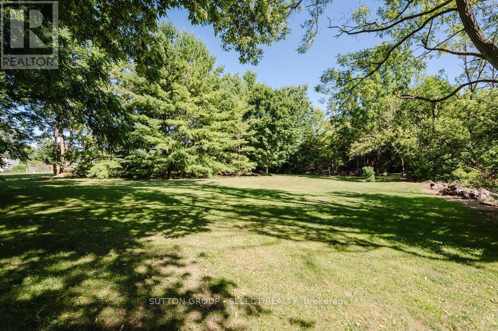 9450 Longwoods Road, Chatham-Kent (Chatham), ON - Outdoor