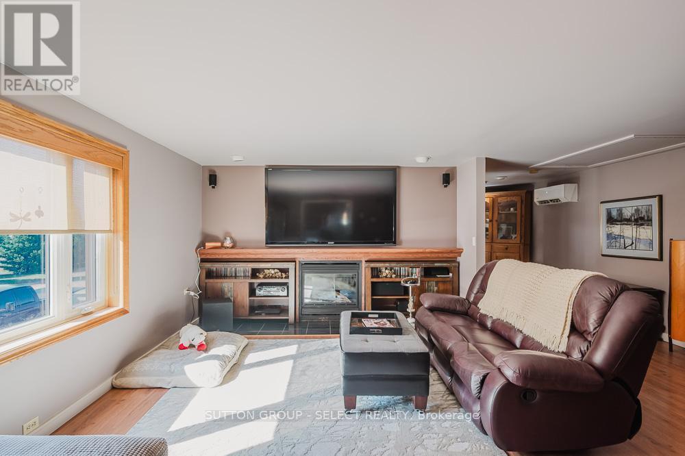 9450 Longwoods Road, Chatham-Kent (Chatham), ON - Indoor Photo Showing Other Room