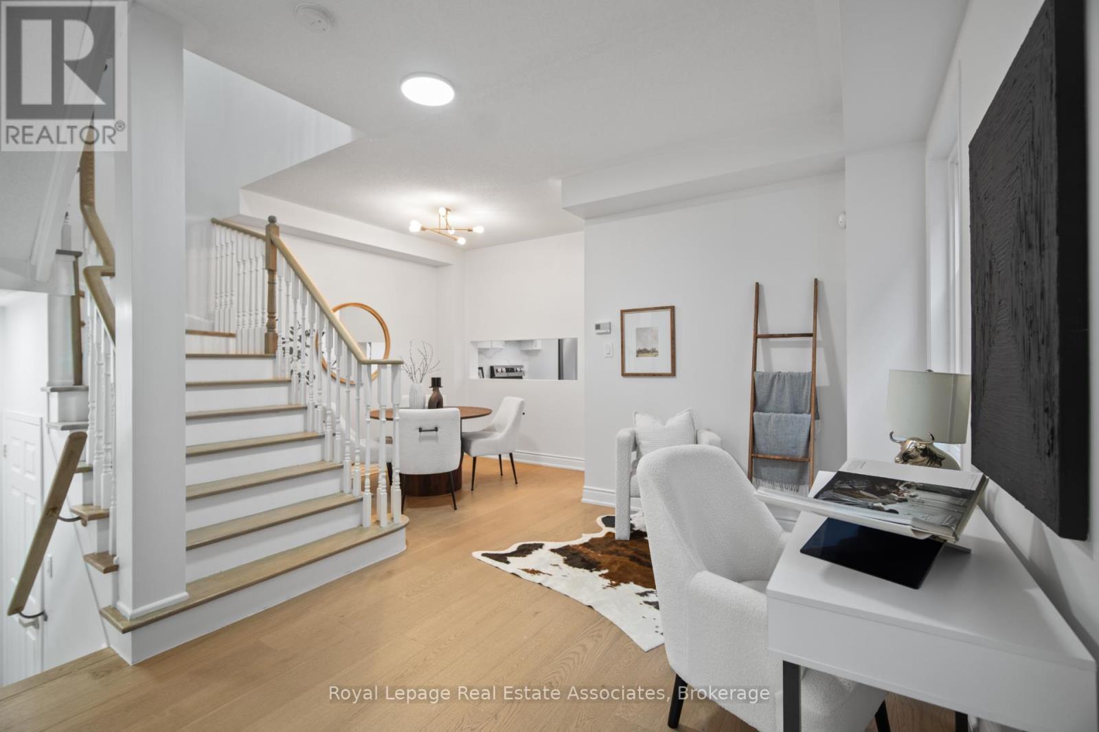 580 Courtney Valley Road, Mississauga, ON - Indoor