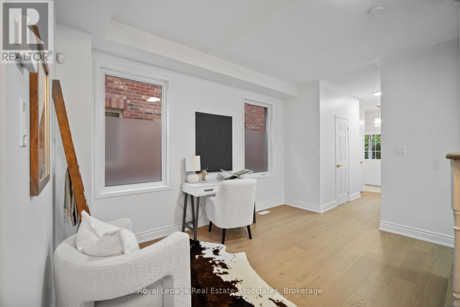 580 Courtney Valley Road, Mississauga, ON - Indoor