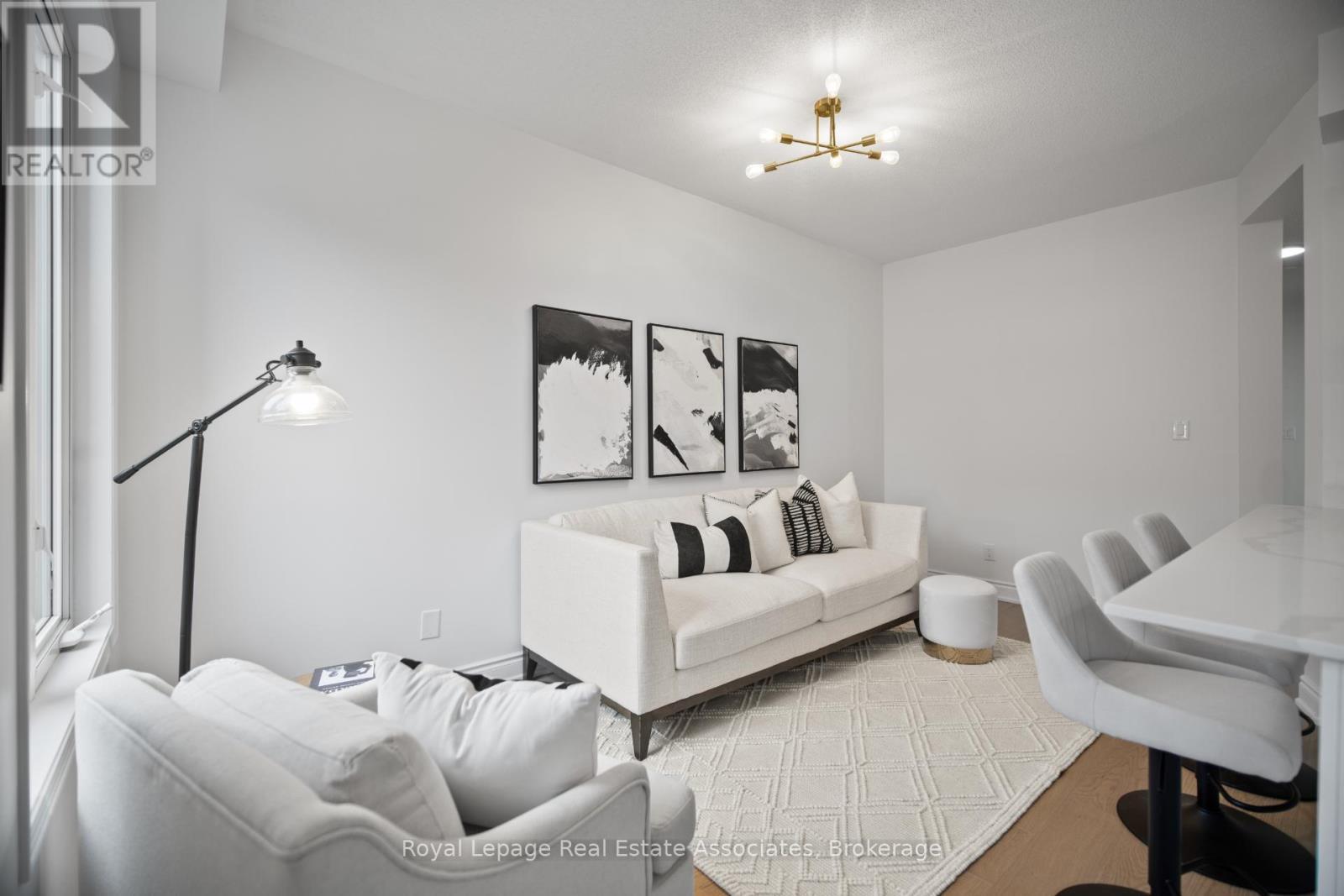 580 Courtney Valley Road, Mississauga, ON - Indoor