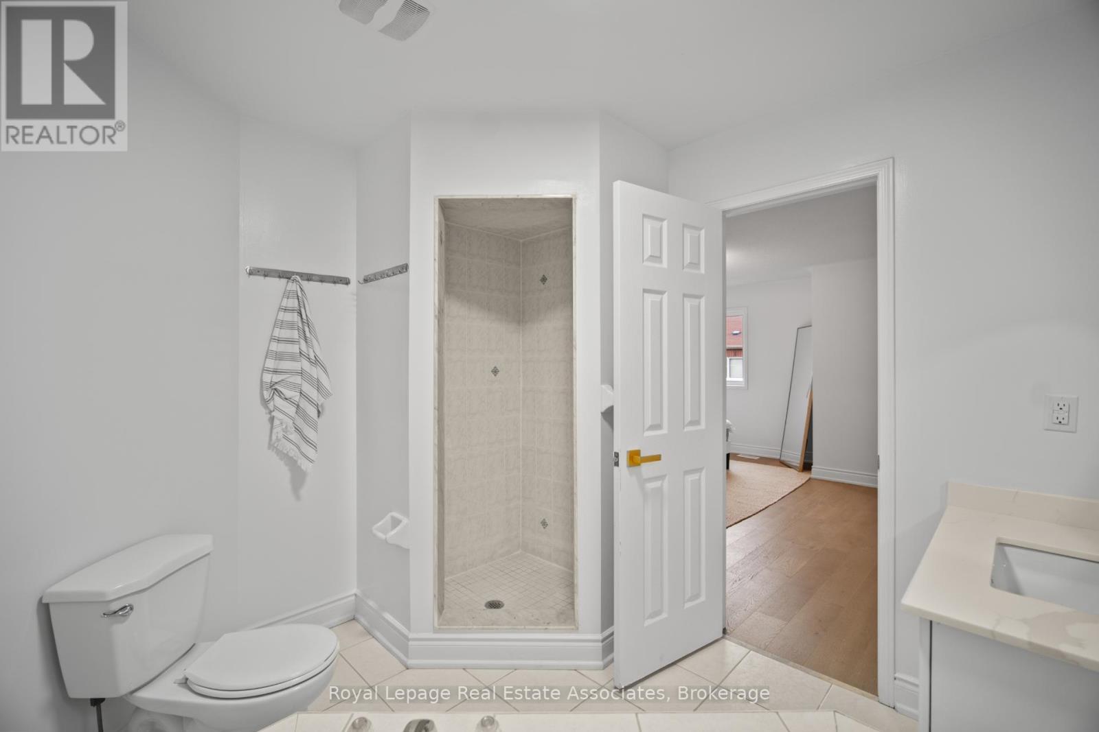 580 Courtney Valley Road, Mississauga, ON - Indoor Photo Showing Bathroom