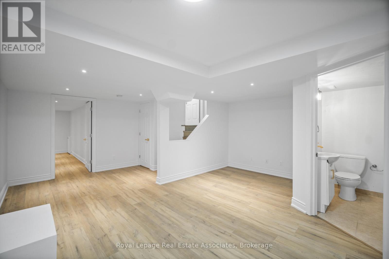 580 Courtney Valley Road, Mississauga, ON - Indoor