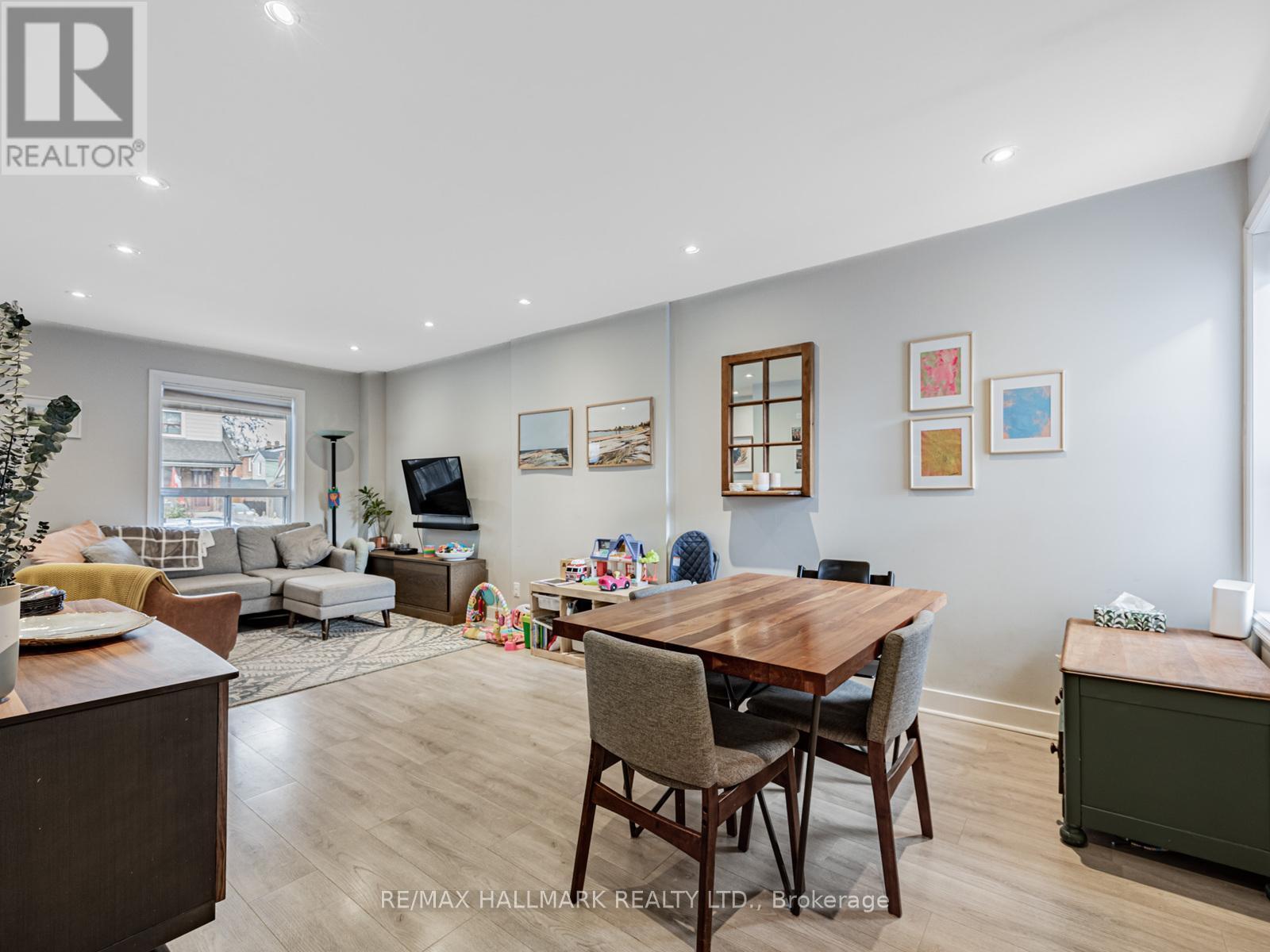 263 Springdale Boulevard, Toronto, ON - Indoor