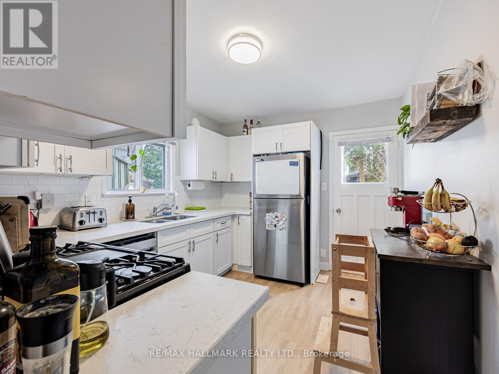 263 Springdale Boulevard, Toronto, ON - Indoor Photo Showing Kitchen With Double Sink