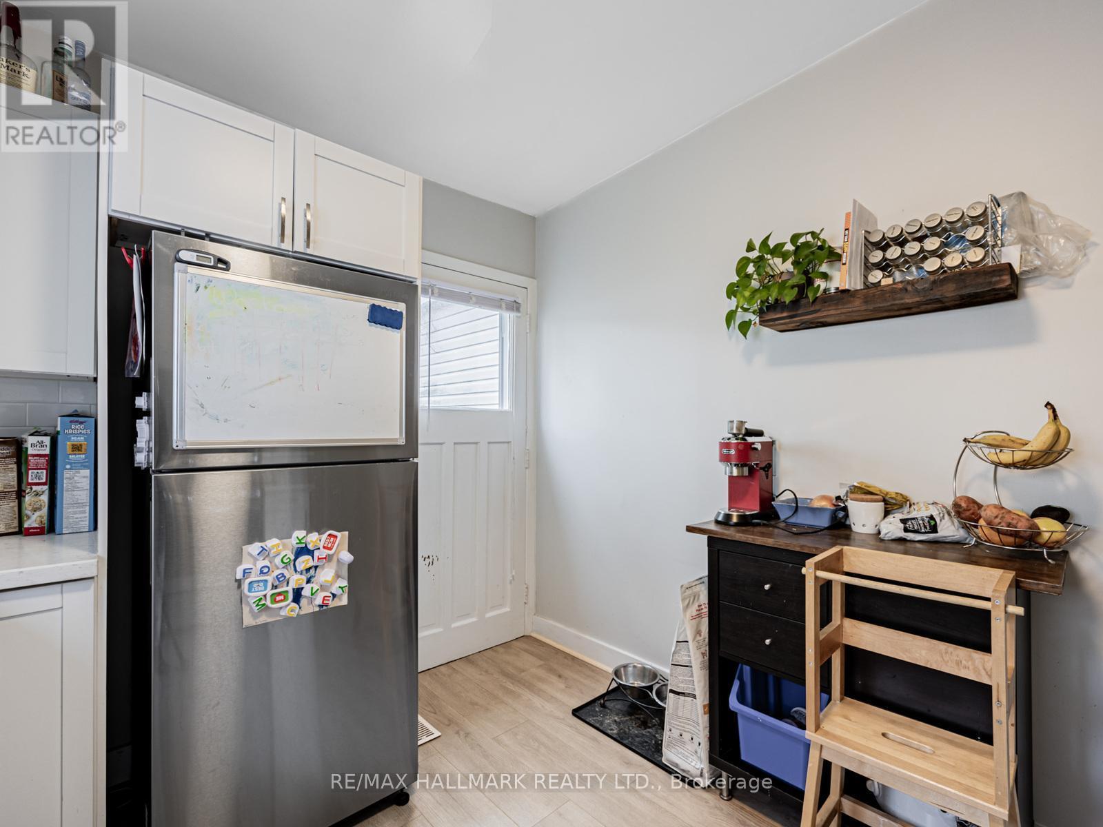 263 Springdale Boulevard, Toronto, ON - Indoor