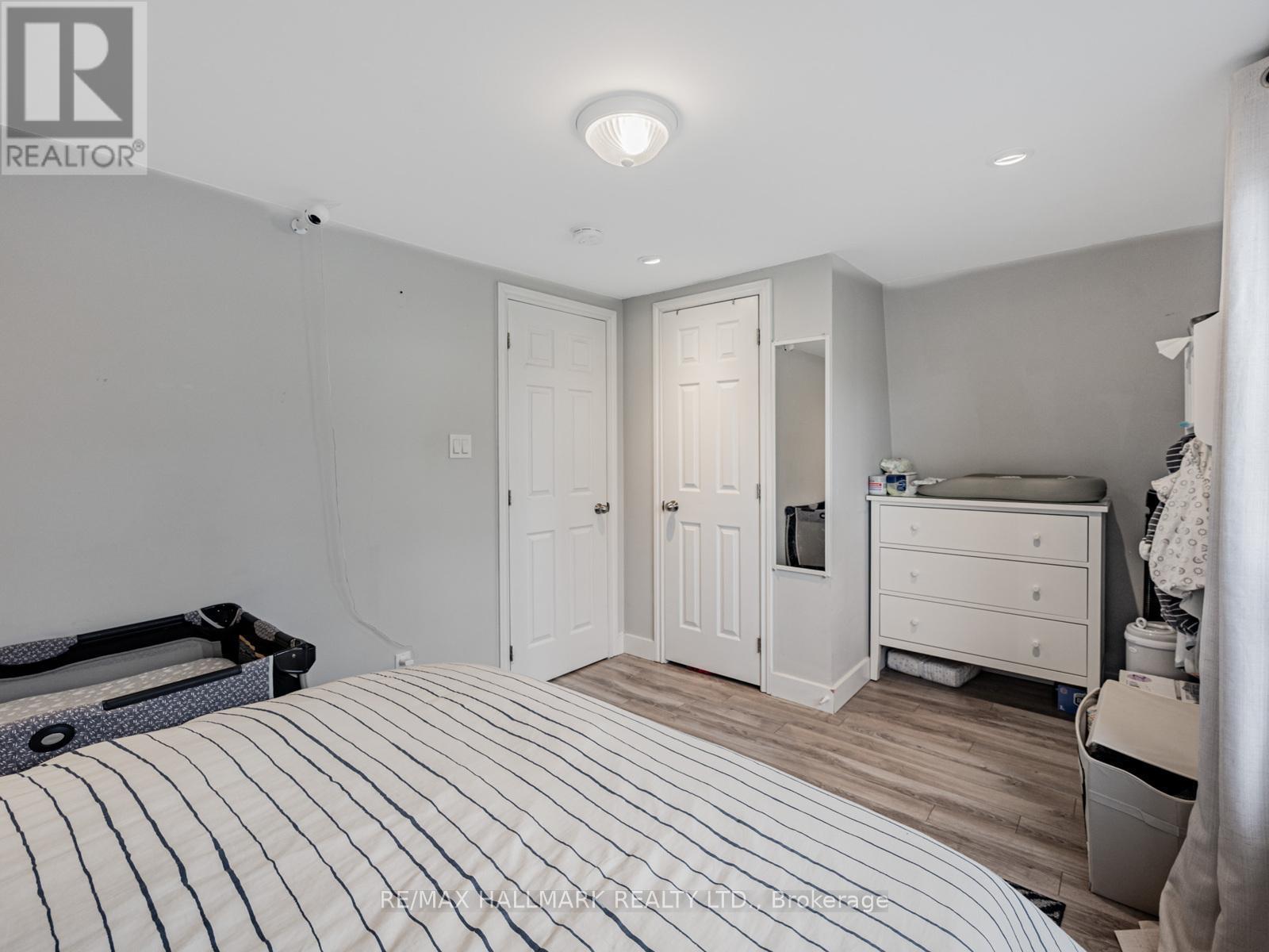 263 Springdale Boulevard, Toronto, ON - Indoor Photo Showing Bedroom