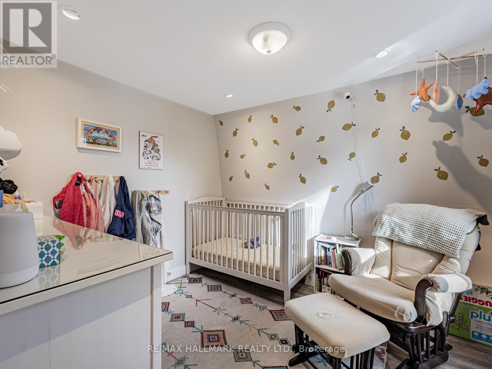 263 Springdale Boulevard, Toronto, ON - Indoor Photo Showing Bedroom