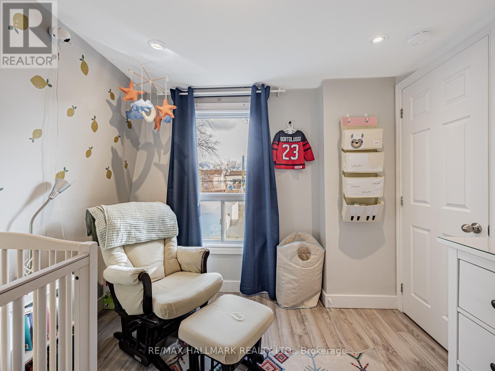 263 Springdale Boulevard, Toronto, ON - Indoor