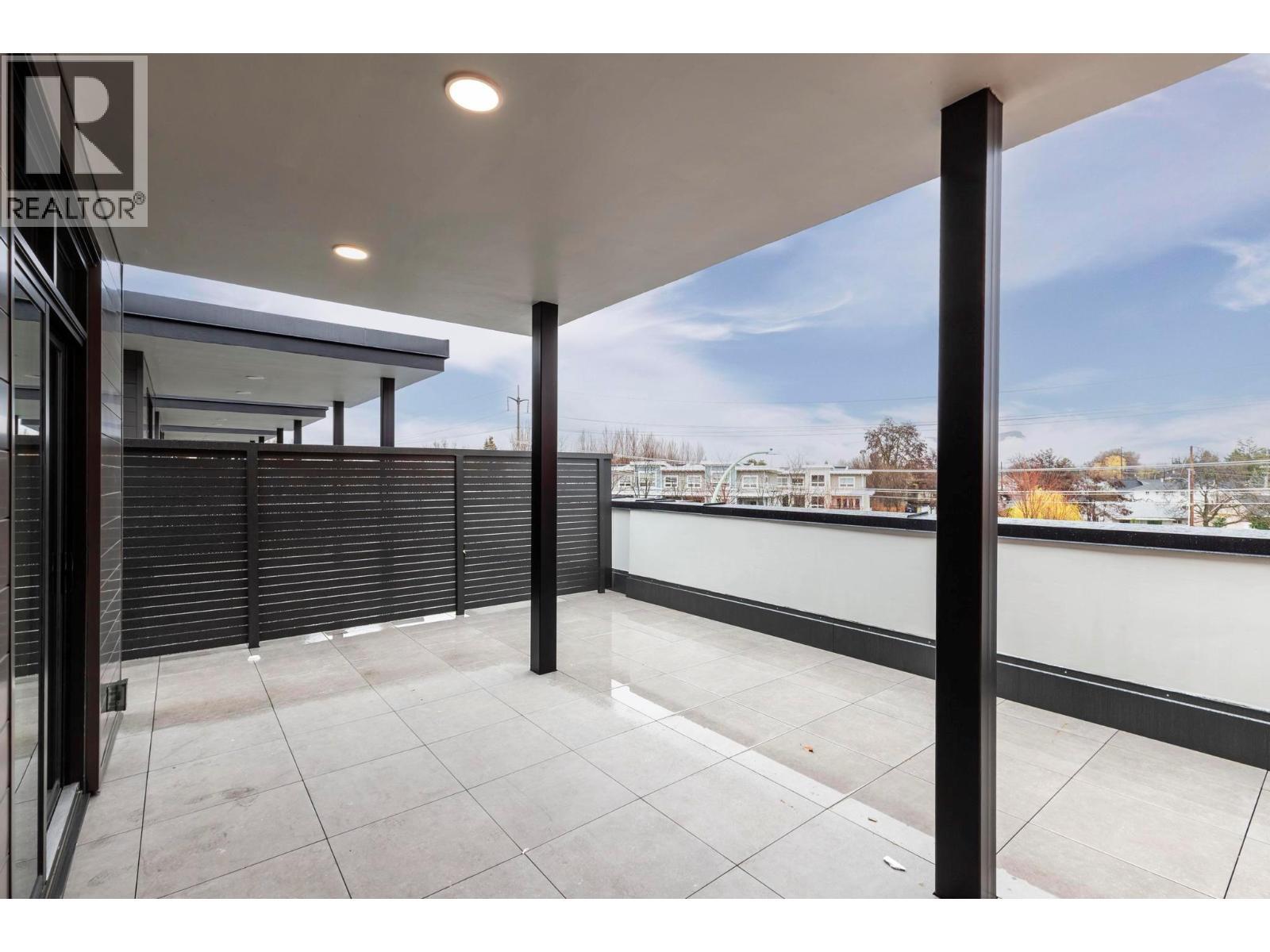 3352 Richter Street, Kelowna, BC - With Exterior