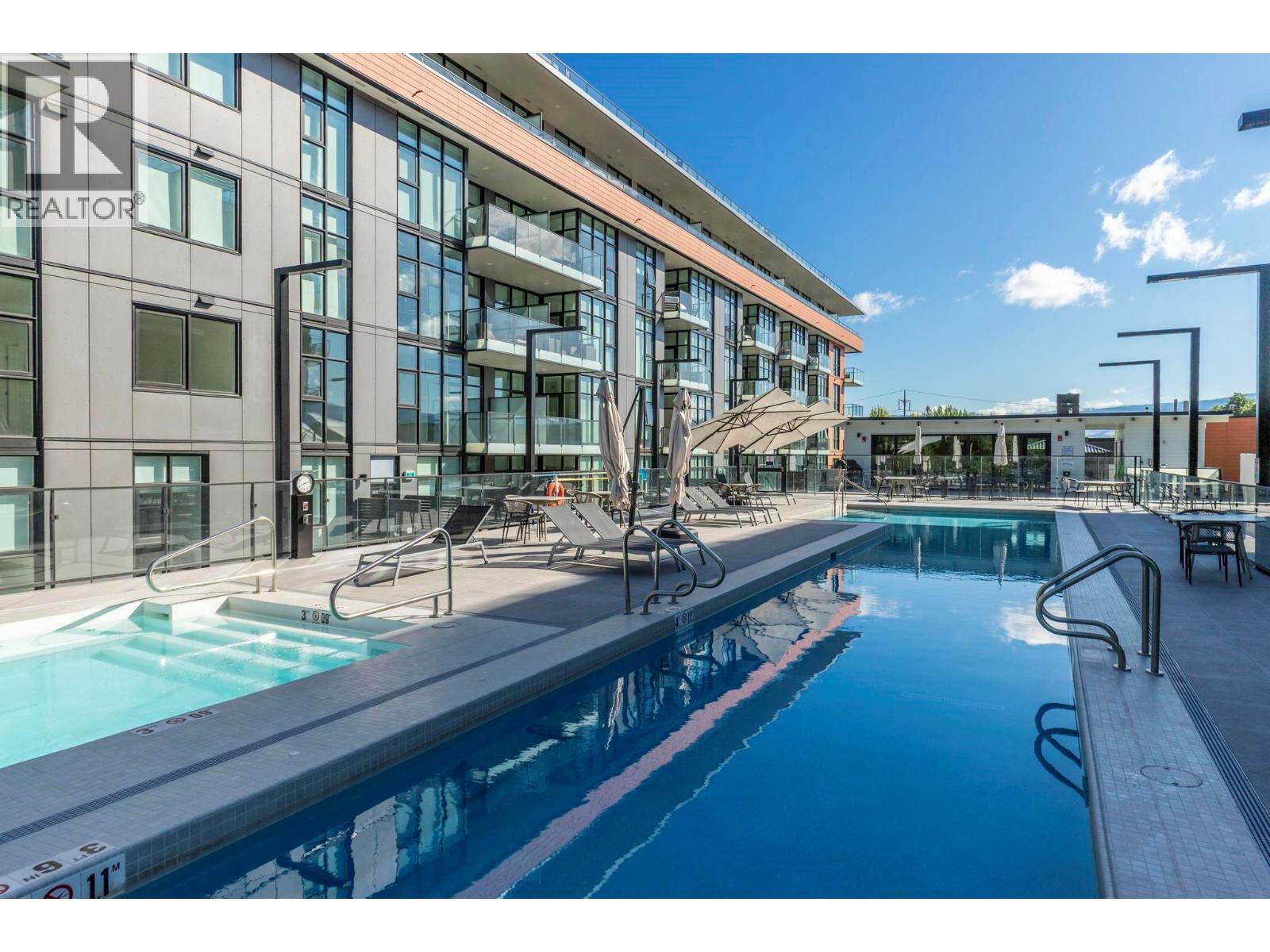 3352 Richter Street, Kelowna, BC - Outdoor With In Ground Pool