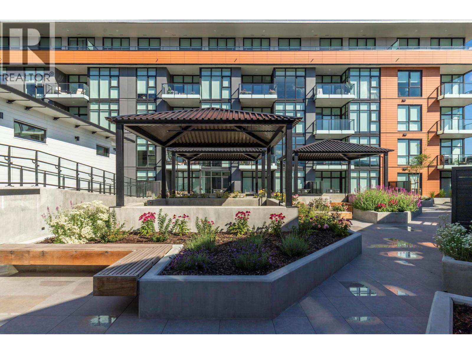 3352 Richter Street, Kelowna, BC - Outdoor