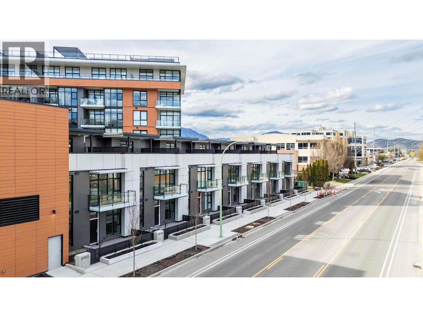 3352 Richter Street, Kelowna, BC - Outdoor