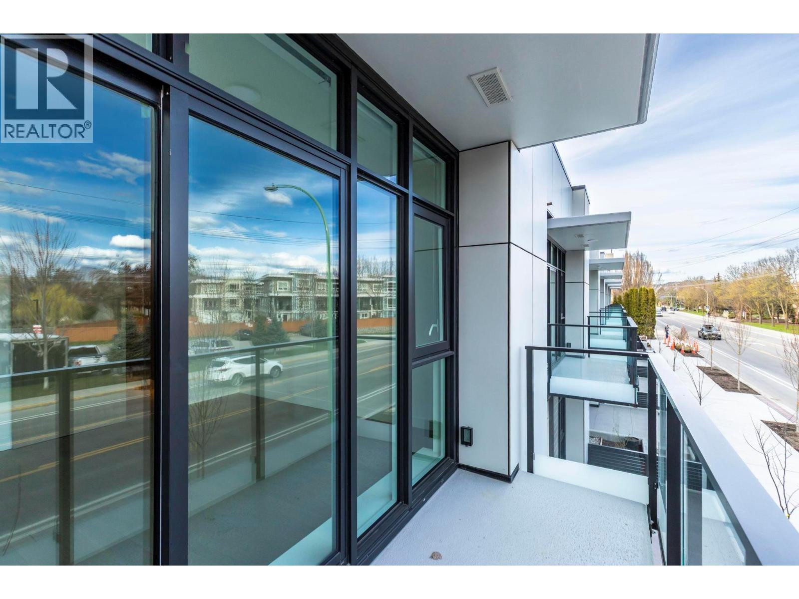 3352 Richter Street, Kelowna, BC - Outdoor With Exterior