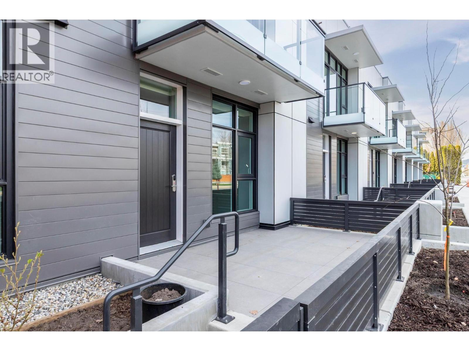 3352 Richter Street, Kelowna, BC - Outdoor With Exterior