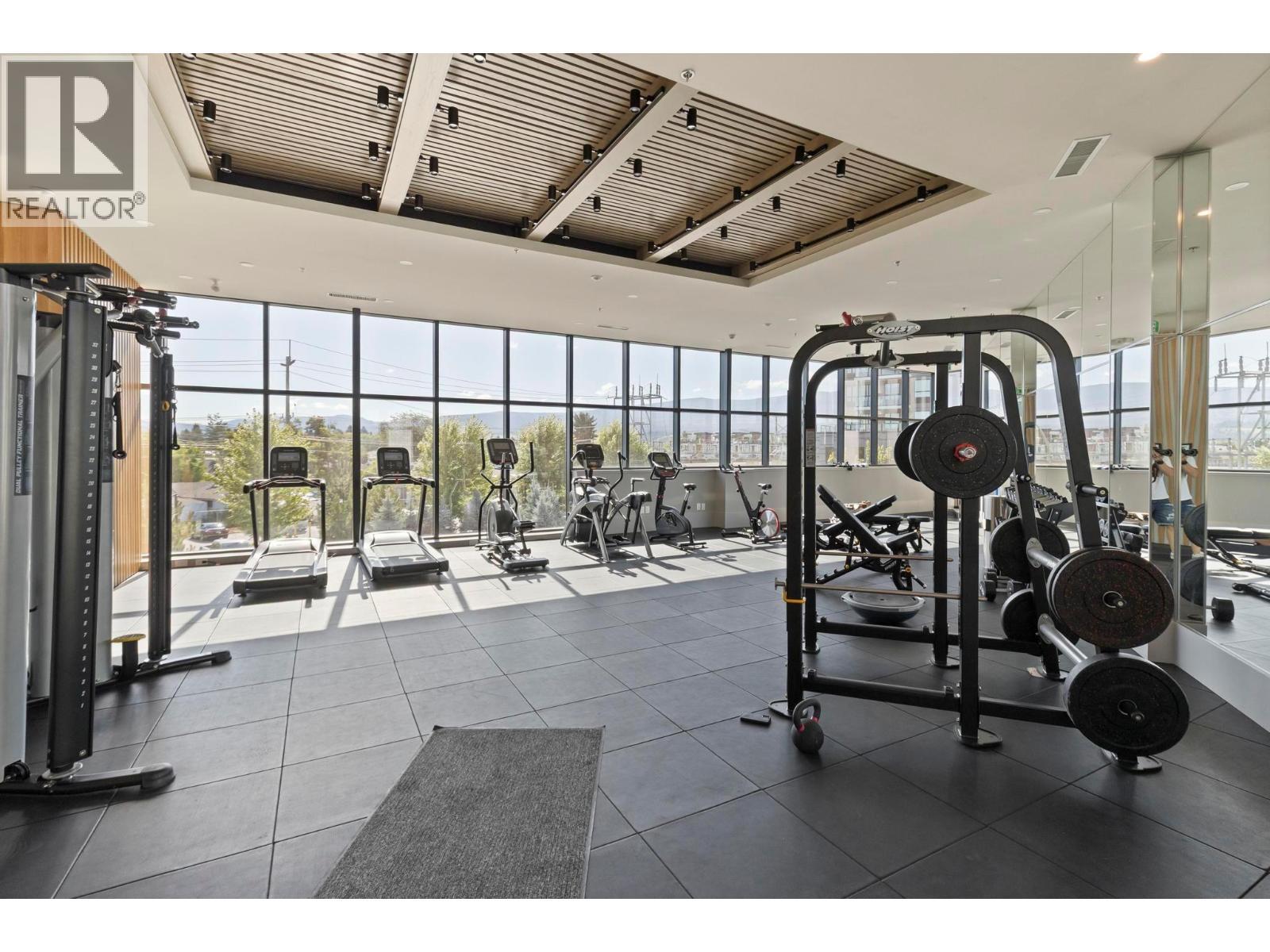3352 Richter Street, Kelowna, BC - Indoor Photo Showing Gym Room