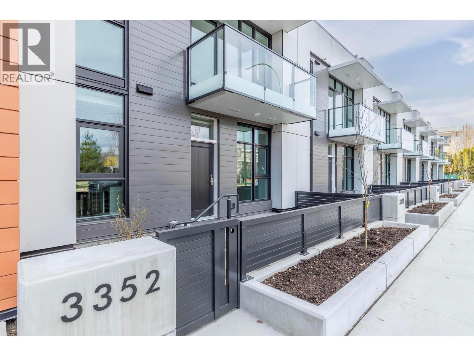 3352 Richter Street, Kelowna, BC - Outdoor